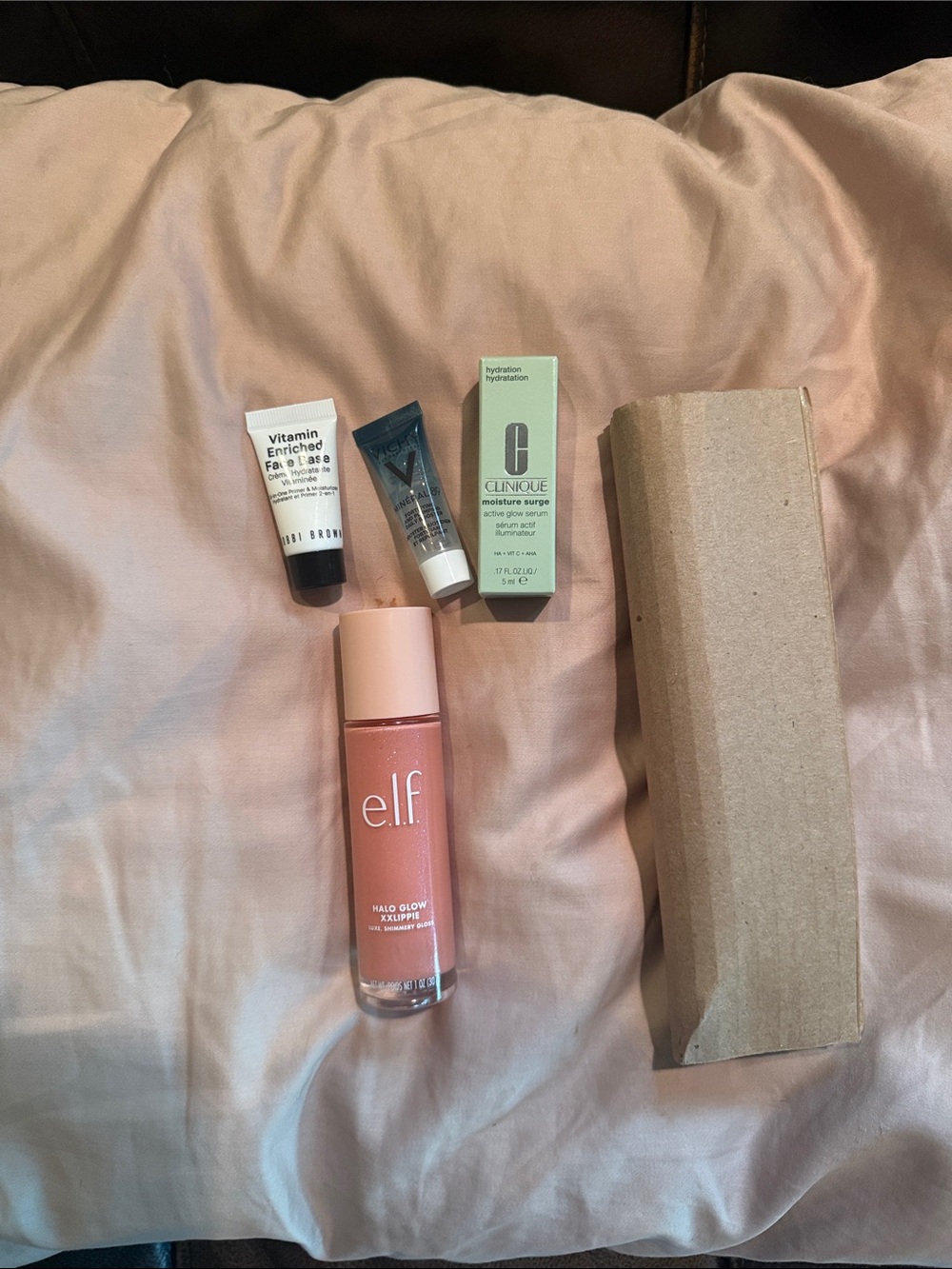 Halo Halo Glow XXL Lippie NIB plus bonus makeup samples